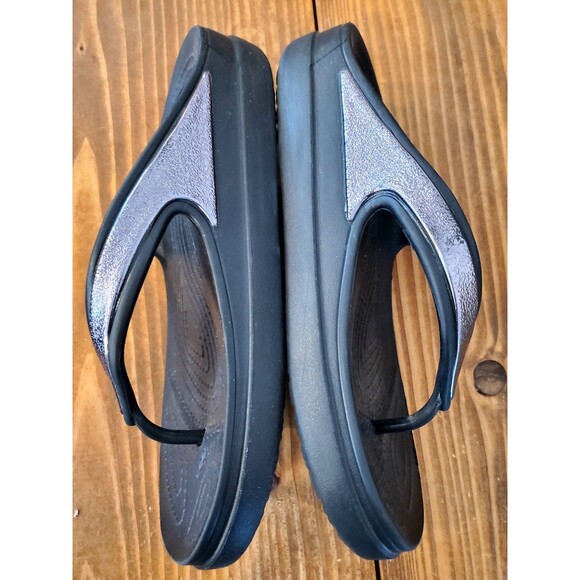 Crocs Womens Sandals Flipflops Silver Size 8 - Picture 4 of 7